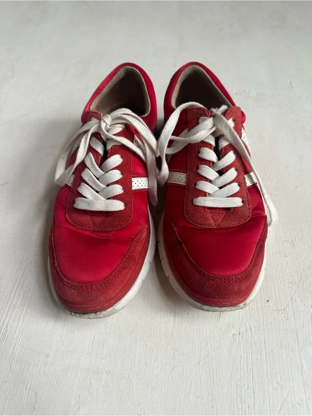 Vionic Nana Cherry Red Sneakers